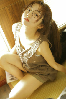 美女自慰